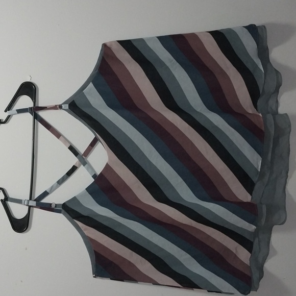Torrid Asymmetrical Pinks & Blues Striped Camisole Size 4 - Picture 7 of 8